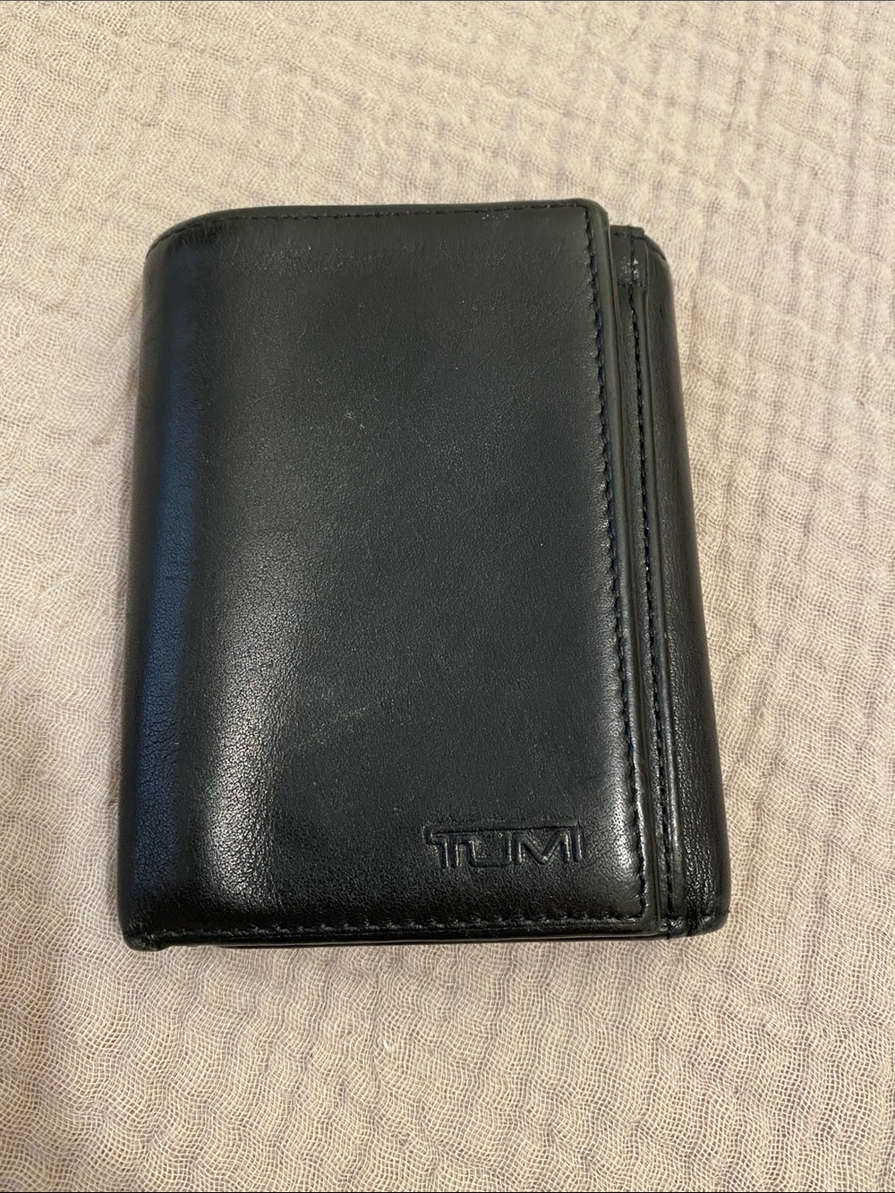 Tumi Black Leather Trifold Wallet- Card Holder
